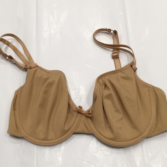 Chantelle Intimates & Sleepwear Chantelle 32d Underwire Bra Barely Used Poshmark